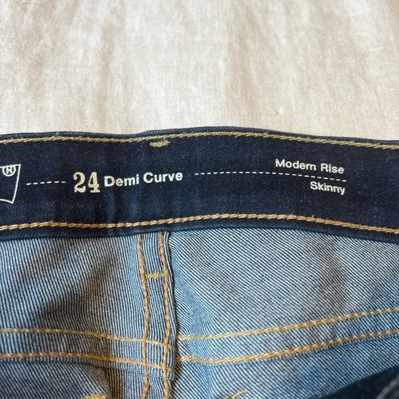 Levi’s Demi Curve Skinny Jeans - Picture 3 of 5